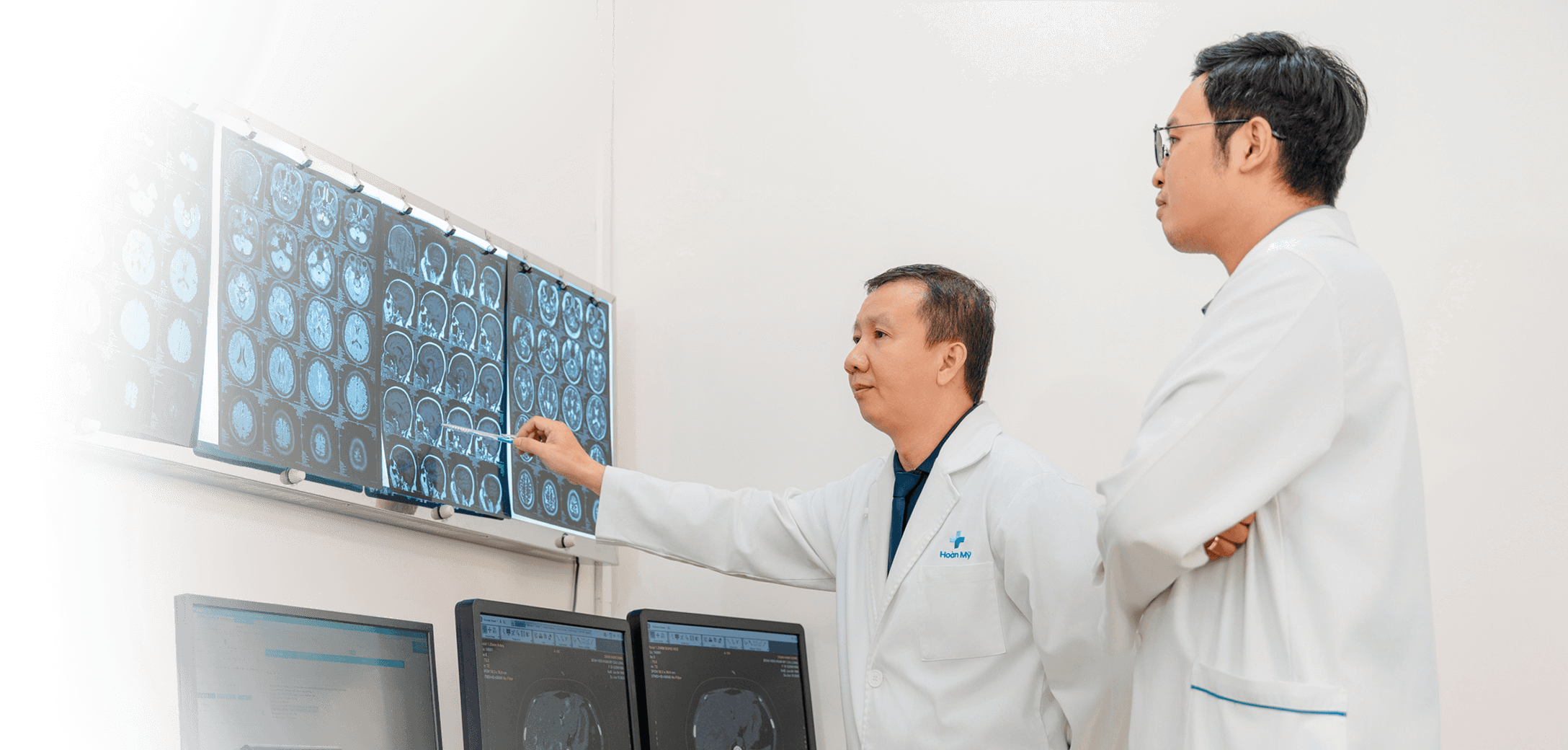 Hoàn Mỹ Gold PXL – Chuyên Khoa Banner Main Illustration