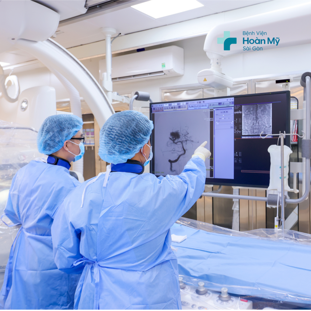 Phân biệt đột quỵ và nhồi máu cơ tim, cách xử lý đúng