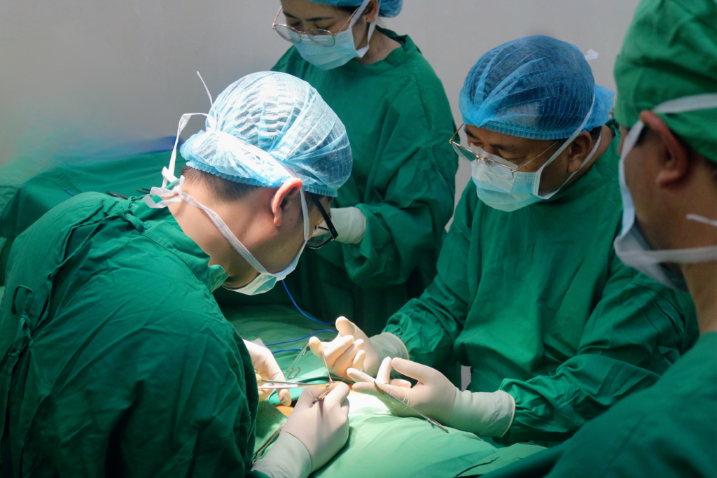 Phẫu thuật thành công 2 trường hợp dị tật dương vật bẩm sinh hiếm gặp ở trẻ