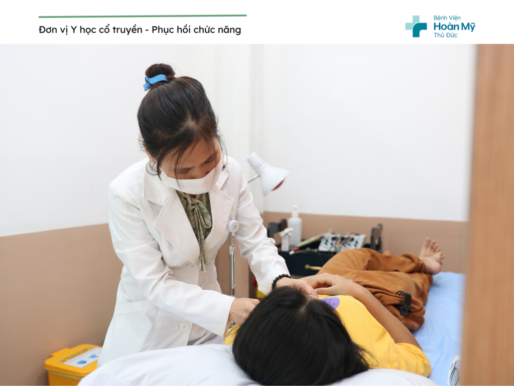 Châm cứu điều trị liệt cơ mặt ngoại biên cho bệnh nhi 13 tuổi