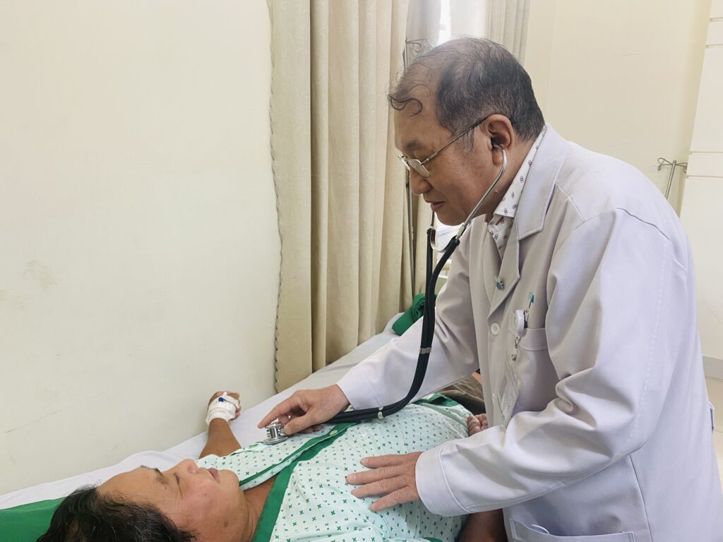 Điều trị sỏi san hô tái phát bằng phương pháp mini PCNL, tư thế nằm ngửa cải biên