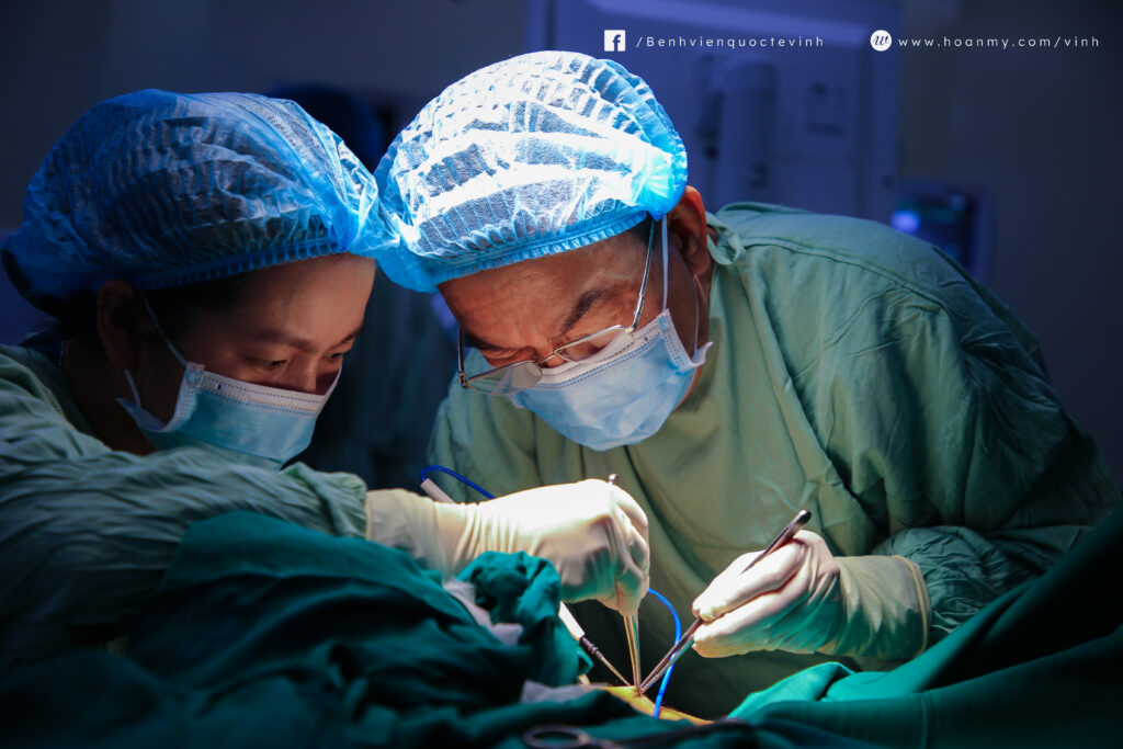 Phẫu thuật khối u nang bạch huyết hỗn hợp lớn cho bệnh nhi 4 tháng tuổi