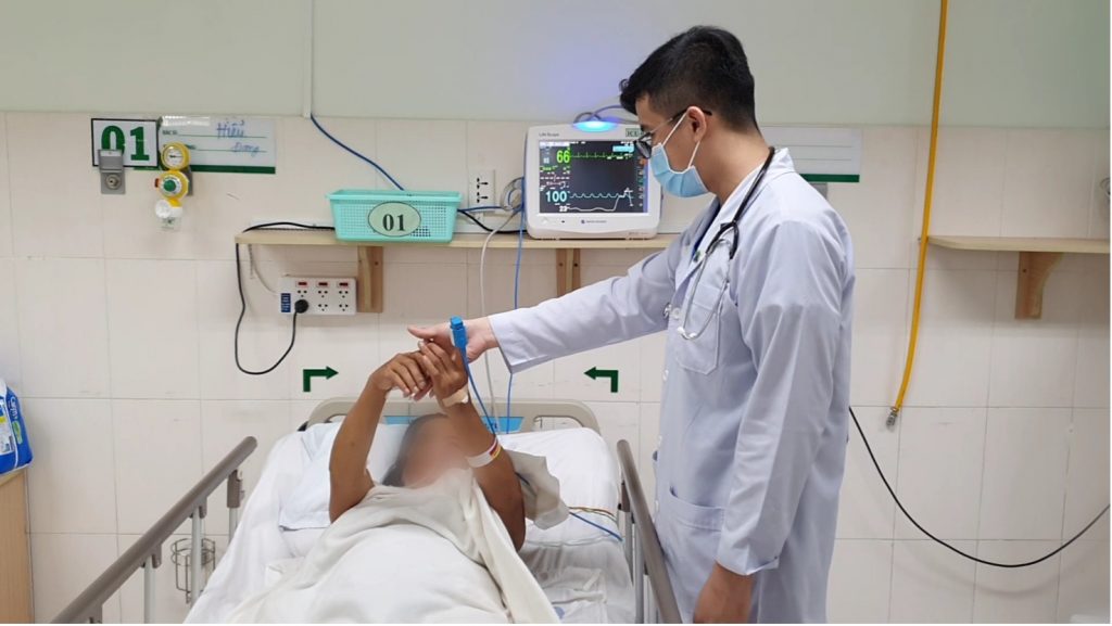 CỨU SỐNG NGƯỜI BỆNH ĐỘT QUỴ DO XUẤT HUYẾT NÃO