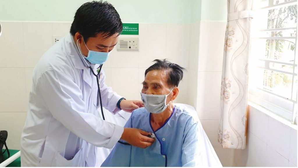 CỨU SỐNG CỤ ÔNG 87 TUỔI BỊ PHỔI TẮC NGHẼN MÃN TÍNH KÈM THỦNG DẠ DÀY, ÁP XE Ổ BỤNG DO DỊ VẬT ĐƯỜNG TIÊU HOÁ