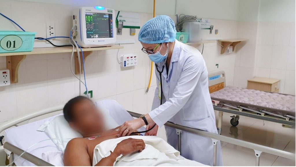 NAM THANH NIÊN 28 TUỔI HÚT THUỐC LÁ 11 NĂM SUÝT MẤT MẠNG VÌ NHỒI MÁU CƠ TIM