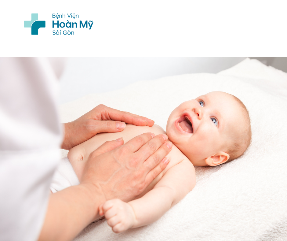 Thời điểm tốt nhất để massage cho bé là sau khi tắm nước ấm và trước khi đi ngủ