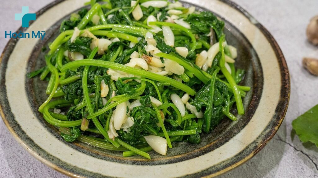Bổ sung rau chân vịt vào thực đơn làm tăng dưỡng chất cho bữa ăn
