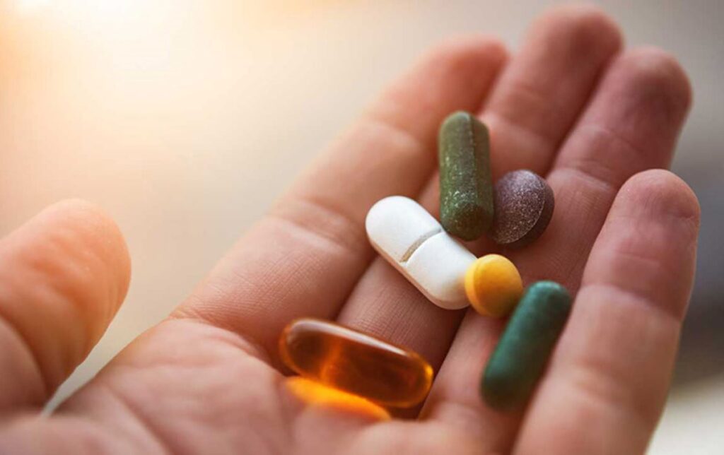 Glucosamine được khuyến nghị uống trong hoặc sau bữa ăn