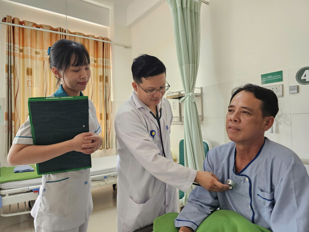 Kịp thời kích hoạt quy trình CODE STEMI cứu sống người bệnh ngưng tim