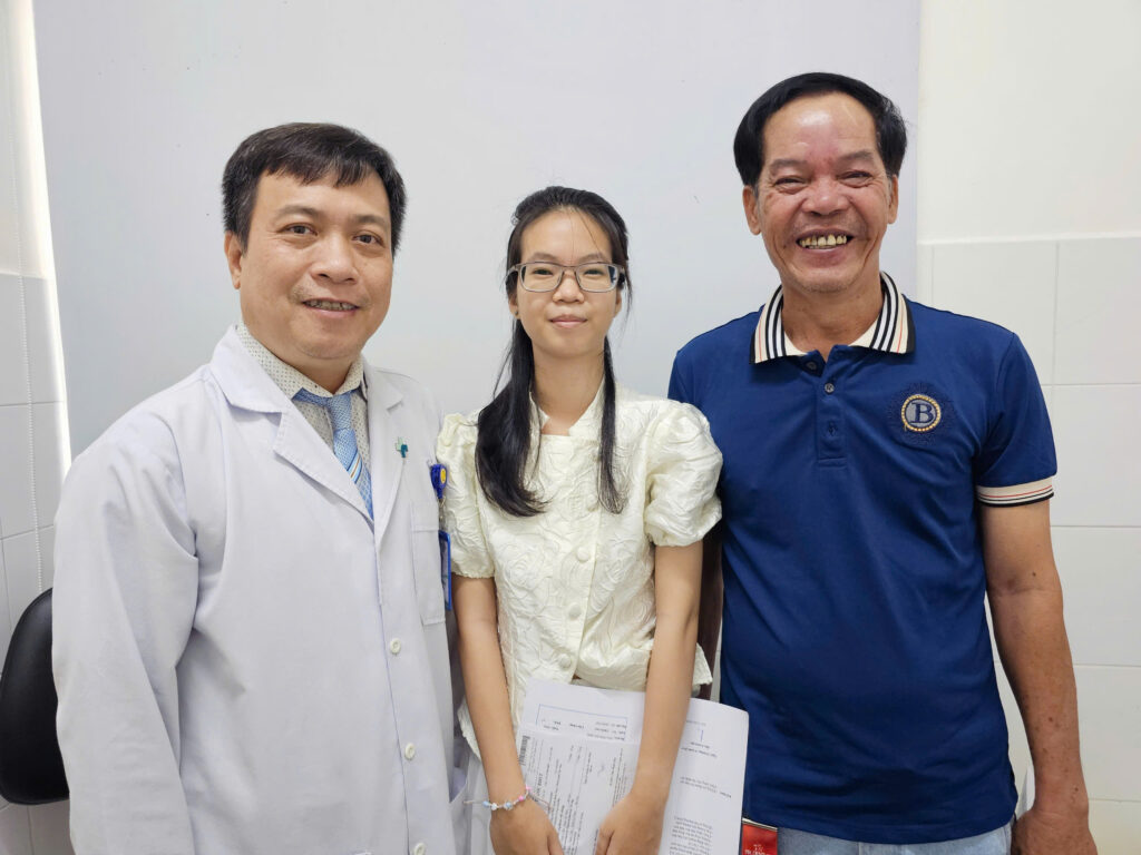 ‘Chữa lành trái tim’ cho bé gái 15 tuổi bị tim bẩm sinh có hoàn cảnh khó khăn