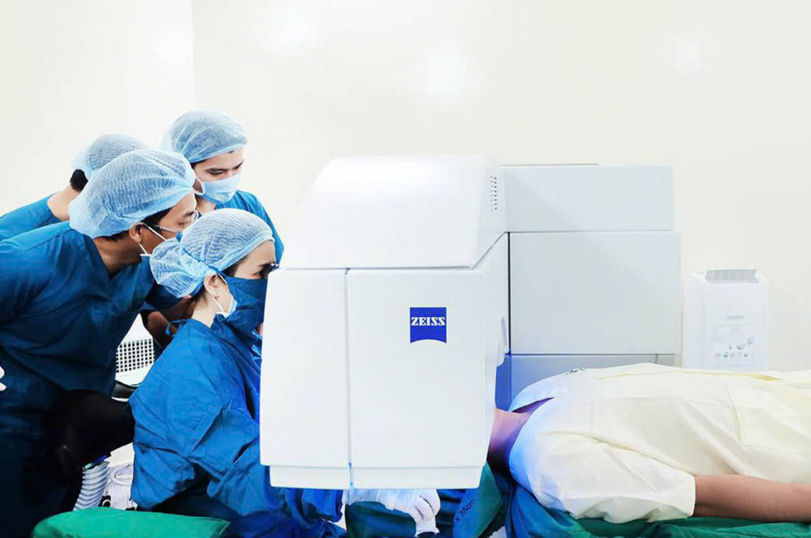 Gói phẫu thuật Lasik Smile