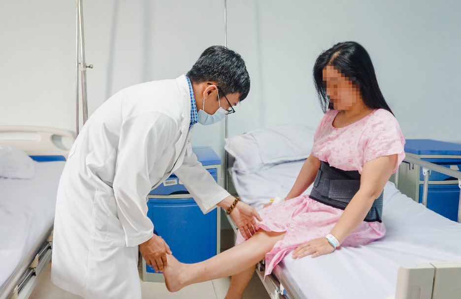 Phẫu thuật thành công u trong ống sống hiếm gặp