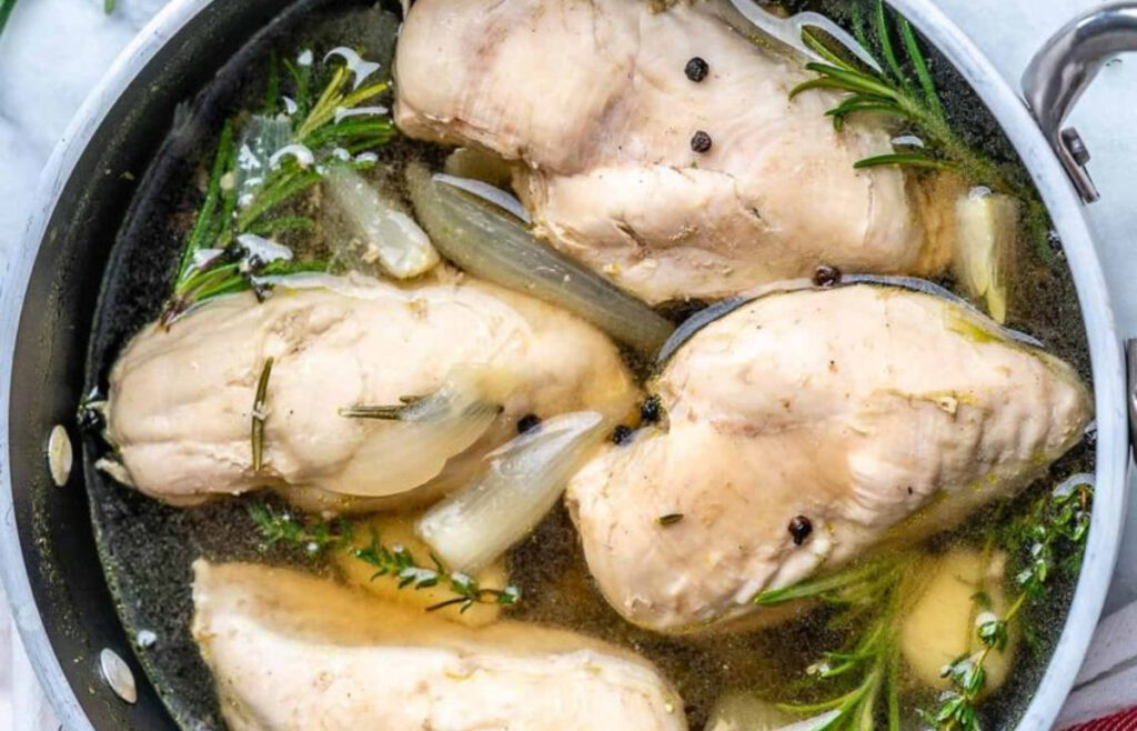 Cách làm món ức gà luộc giảm cân, đốt cháy mỡ thừa