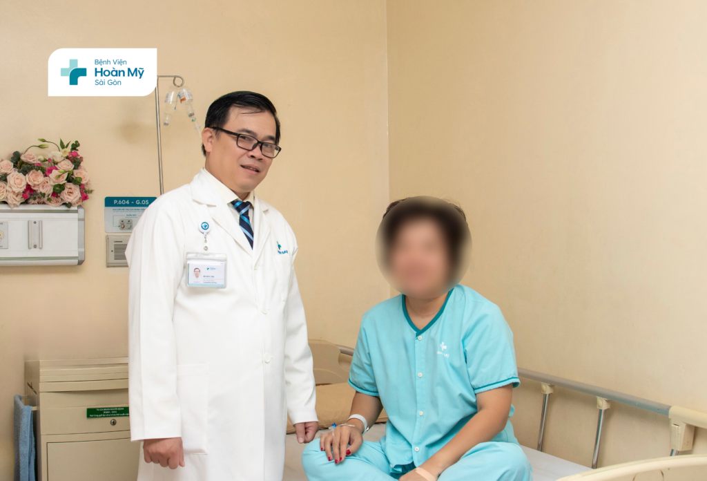 Bụng to bất thường do nhiều khối u lớn trong ổ bụng 