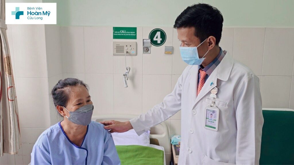 Nhập viện vì sốt cao liên tục sau khi bị côn trùng đốt